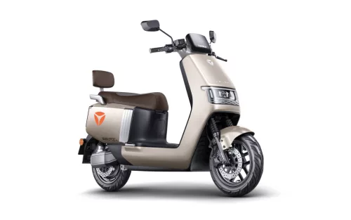 YADEA EPOC ELEKTROMOS ROBOGÓ (72V 38Ah grafén, 45km/h, 3200W, 150N·m, 80kg) - ARANY