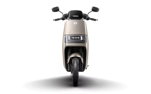 YADEA EPOC ELEKTROMOS ROBOGÓ (72V 38Ah grafén, 45km/h, 3200W, 150N·m, 80kg) - ARANY