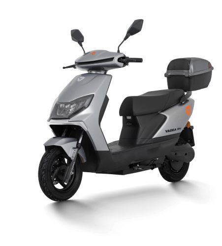 YADEA RN ELEKTROMOS ROBOGÓ (72V 23Ah grafén, 45km/h, 2300W, 52N·m, 62kg) - SZÜRKE